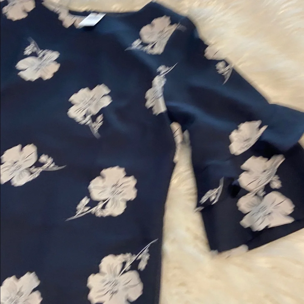 Banana Republic Navy and White Floral Dress size 4 brand new with tag length 35”